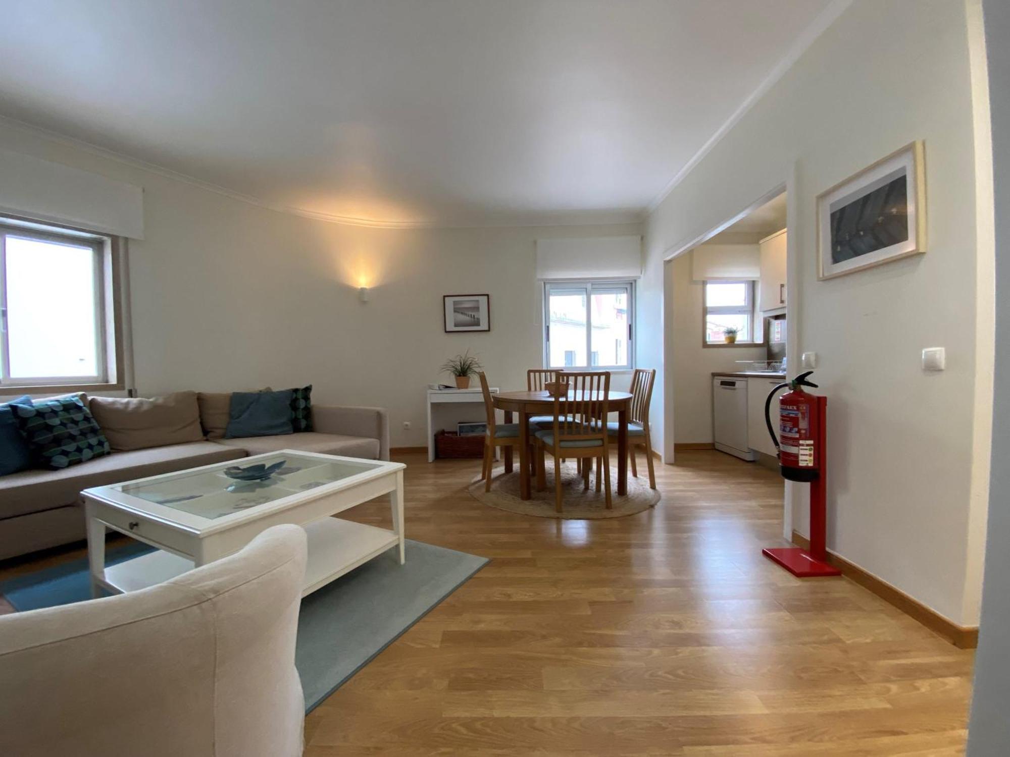 Rainha - Holiday Rental In Cascais Centre ภายนอก รูปภาพ